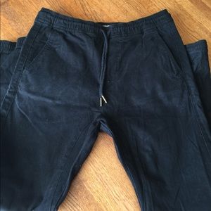 Tilly’s black joggers